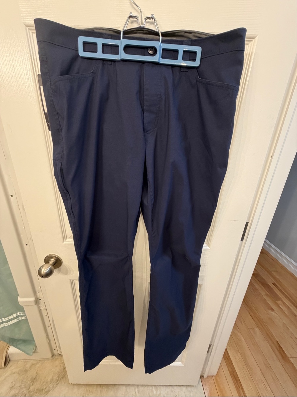 Eddie Bauer Men's Navy Straight-Leg Dress Pants